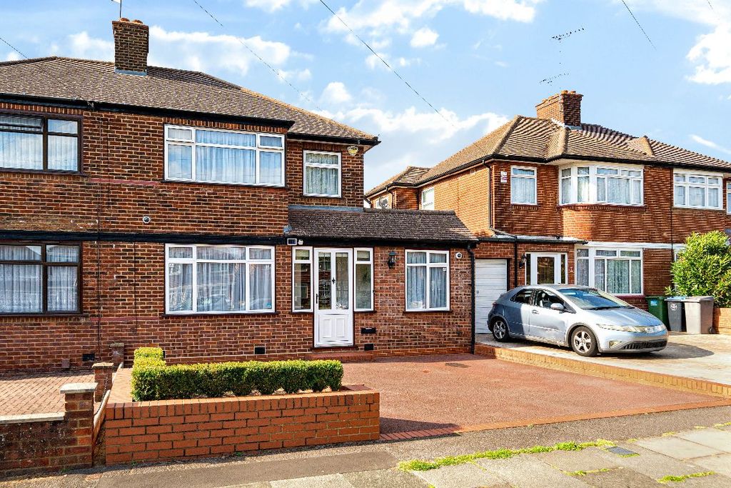 Property photo 2 of 18