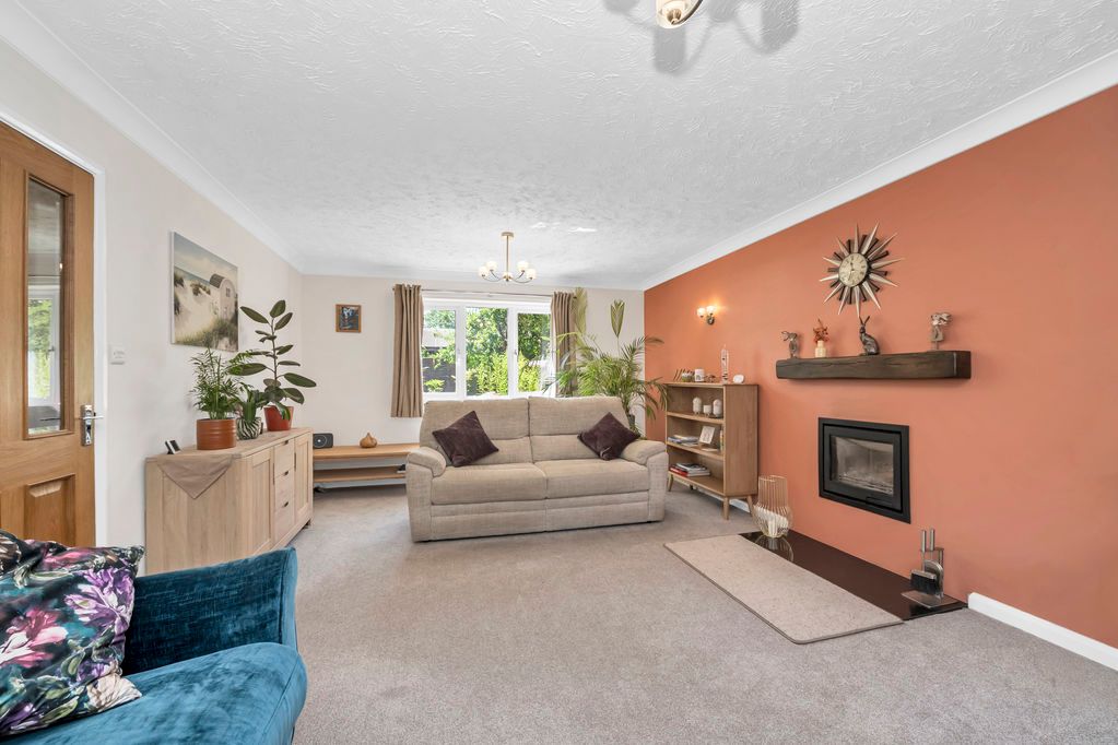Property photo 3 of 26 Sitting Room