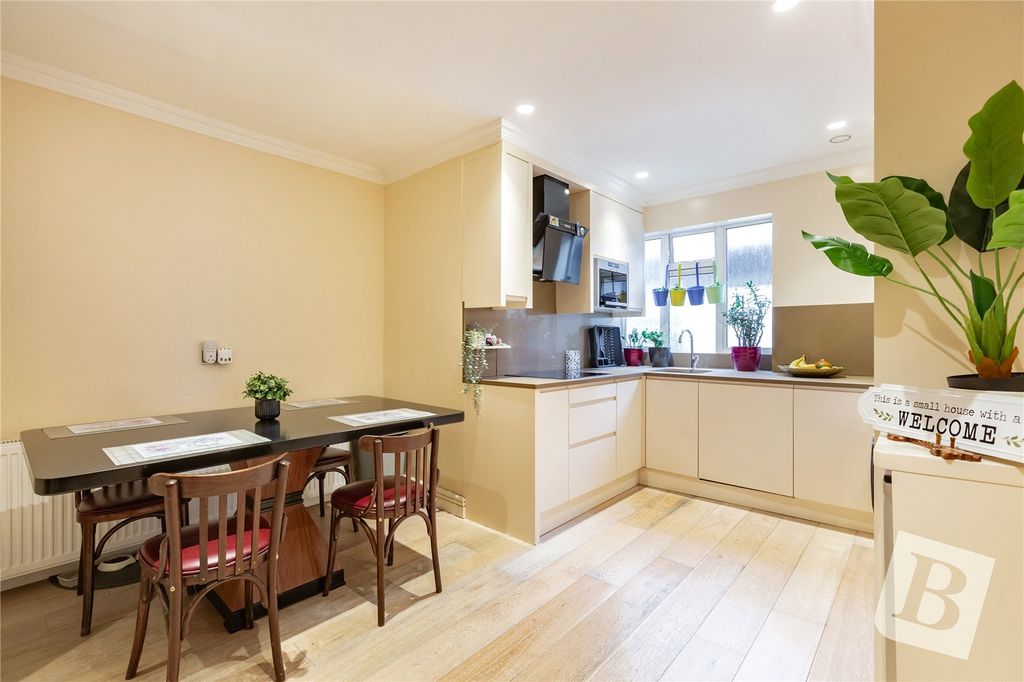 Property photo 3 of 12 Kitchen / Diner