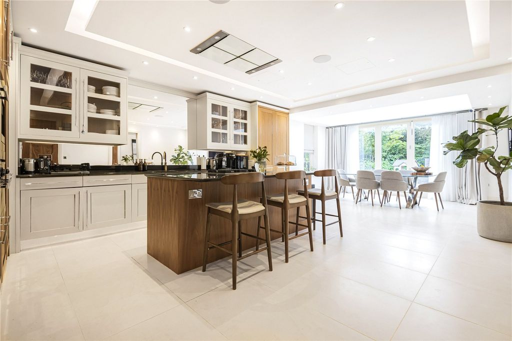 Property photo 3 of 38 Picture No. 15