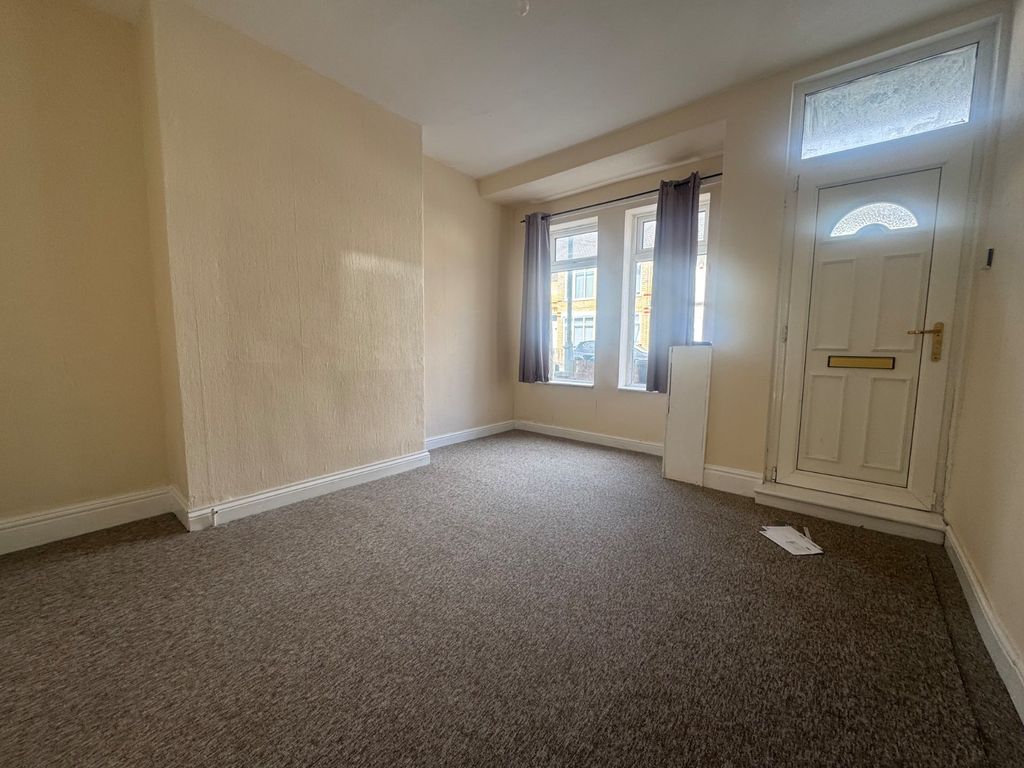 Property photo 2 of 8 Picture No. 01