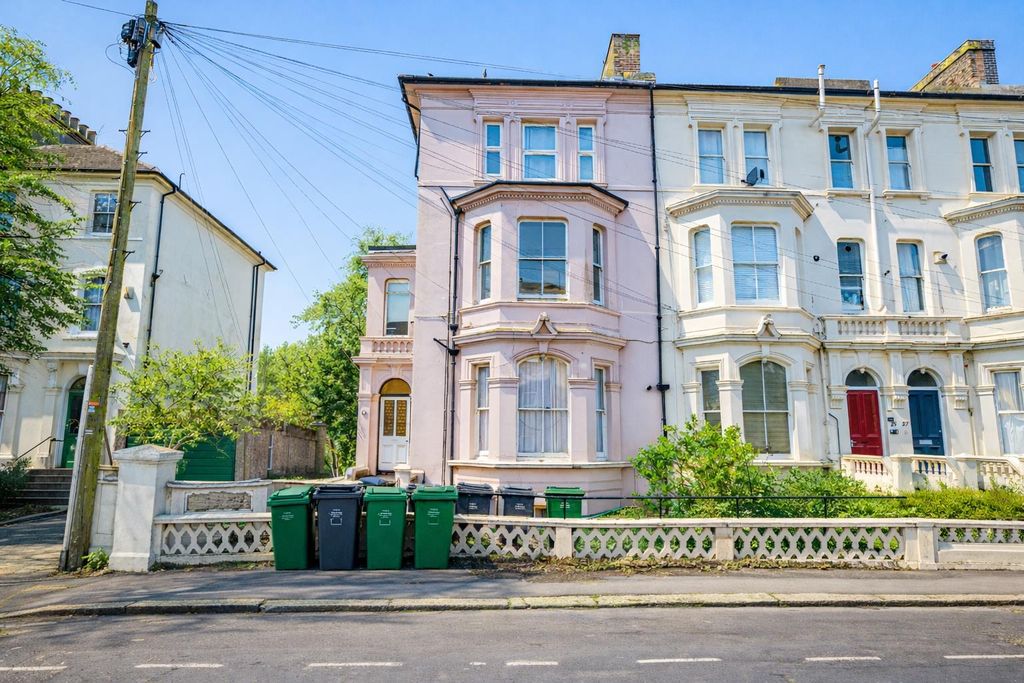 Property photo 1 of 12 Df0211E9-12c4-46Fe-9Bf1-8A25B78Af2Df.Png