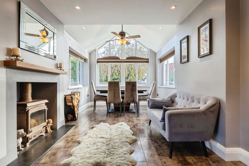 Property photo 2 of 50 Pbox-Img.Jpg