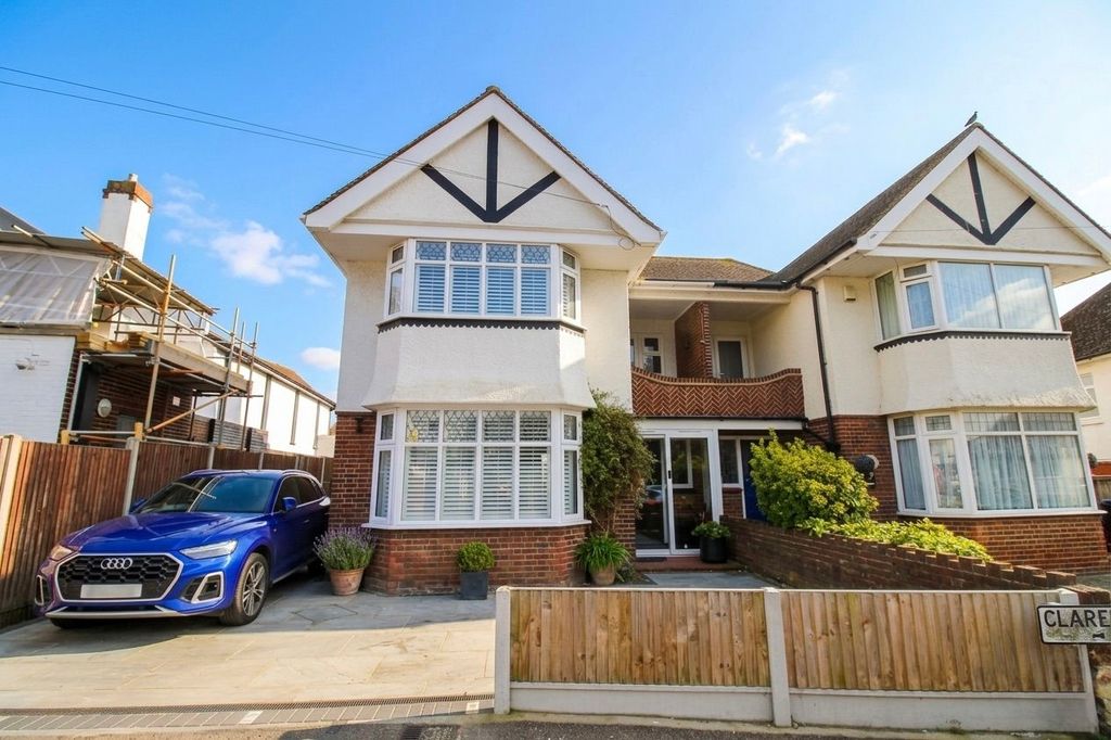 Property photo 1 of 23