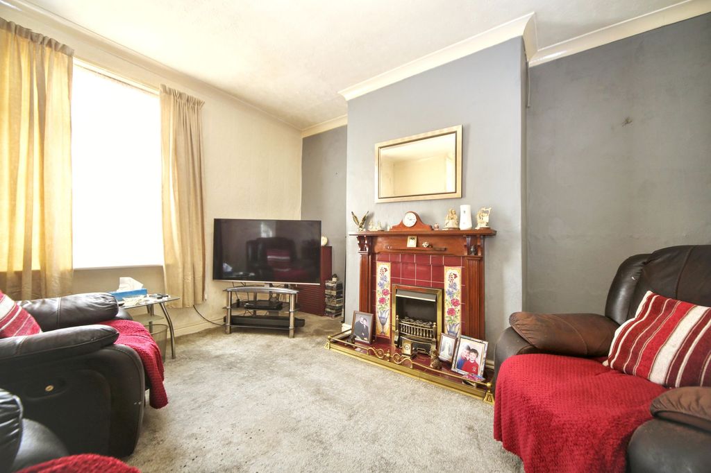 Property photo 2 of 16