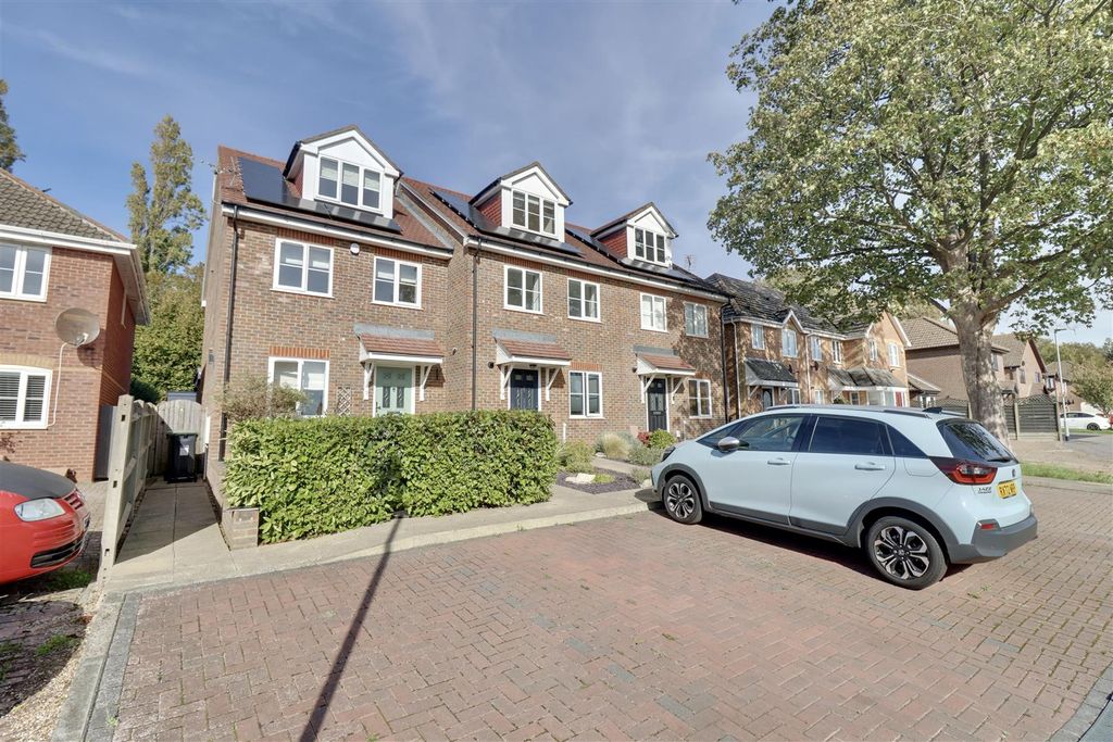 Property photo 1 of 27 Ef232795-E608-4357-B617-B3EE909110B2_1_201_A.Jpeg