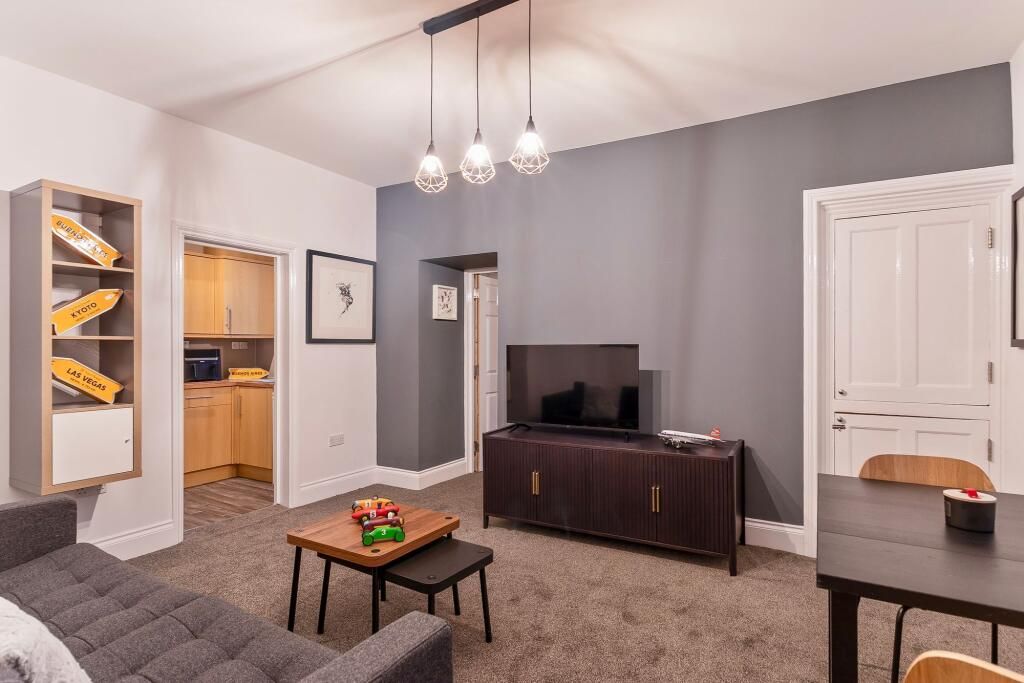 Property photo 2 of 8 Reception Room