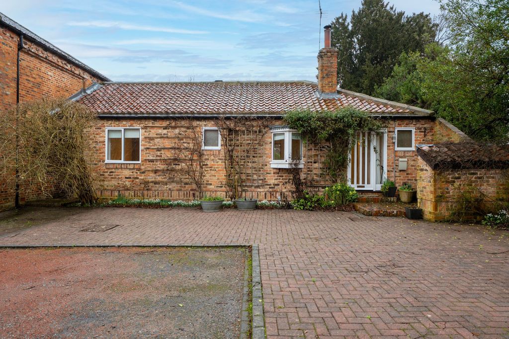 Property photo 1 of 24