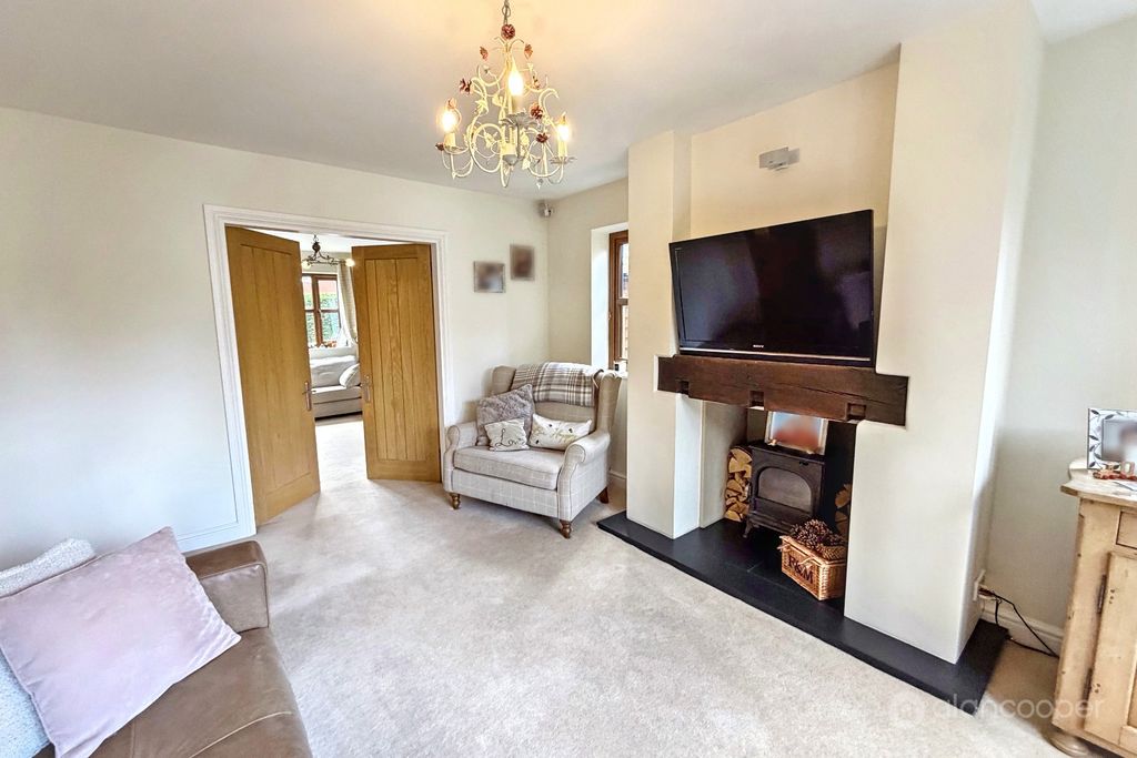 Property photo 3 of 32 4818905