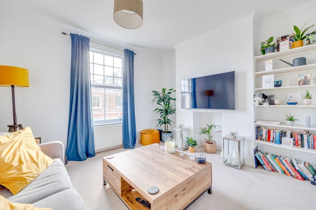 Property photo 1 of 7