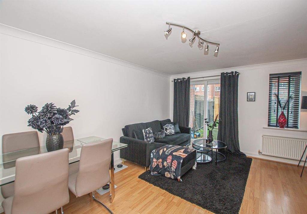 Property photo 3 of 11 Kc-9_Ygya0i3Vnzvplvtza.Jpg