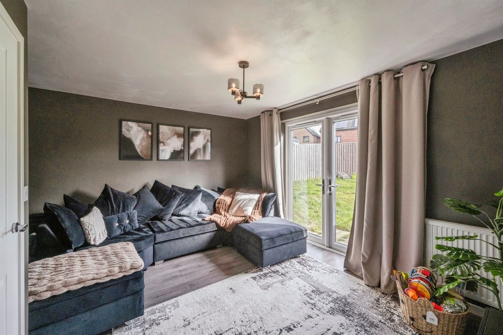 Property photo 3 of 20