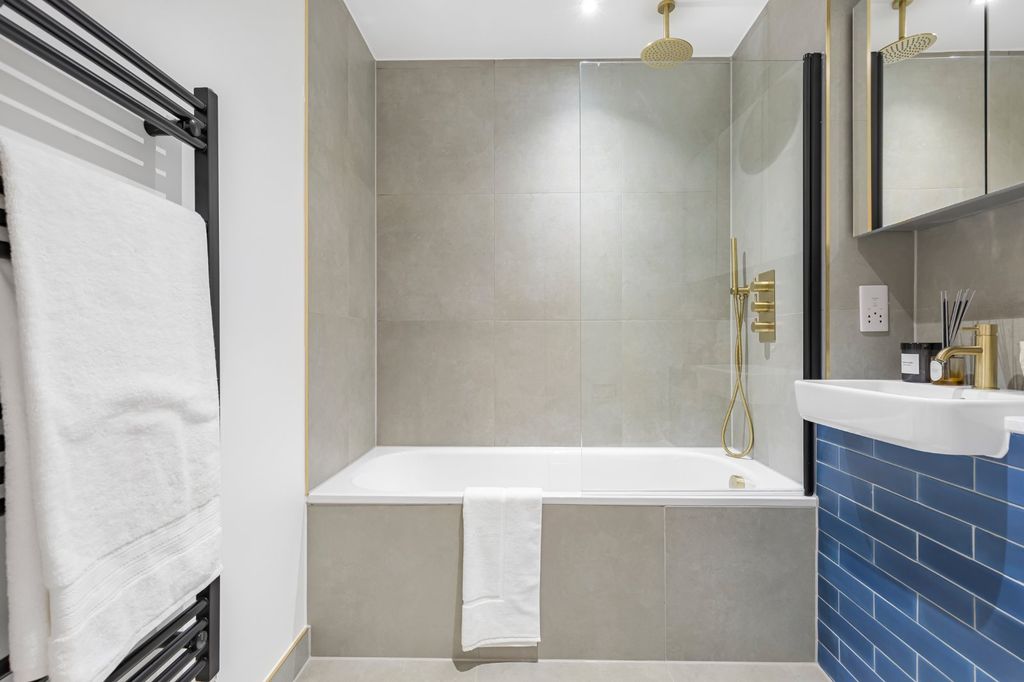 Property photo 3 of 5 Picture No. 01