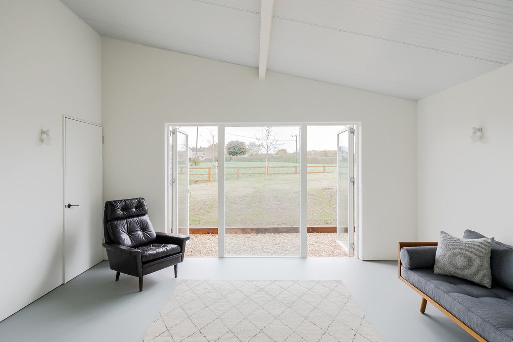 Property photo 3 of 23 319513 - The Tractor Shed, Sherbourne-17.Jpg