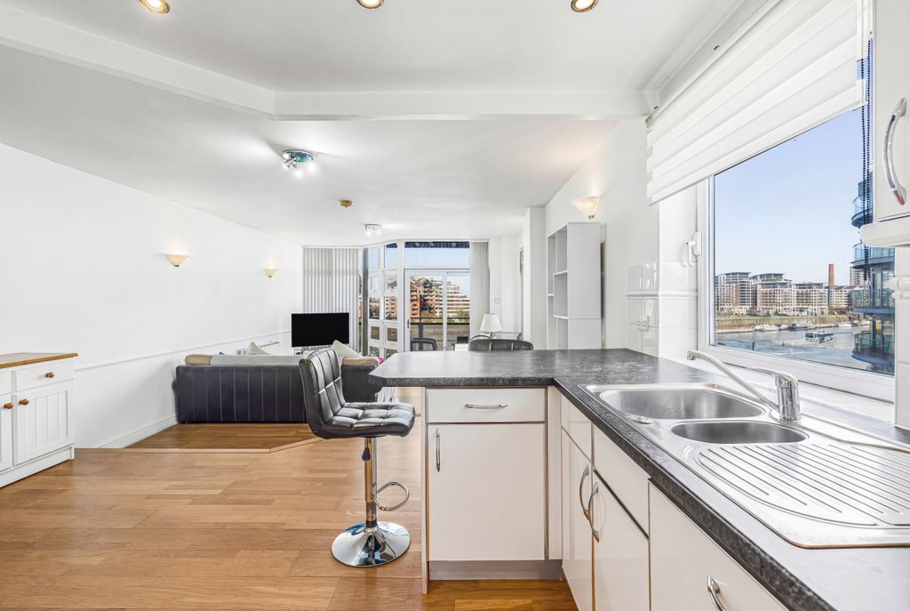 Property photo 3 of 18