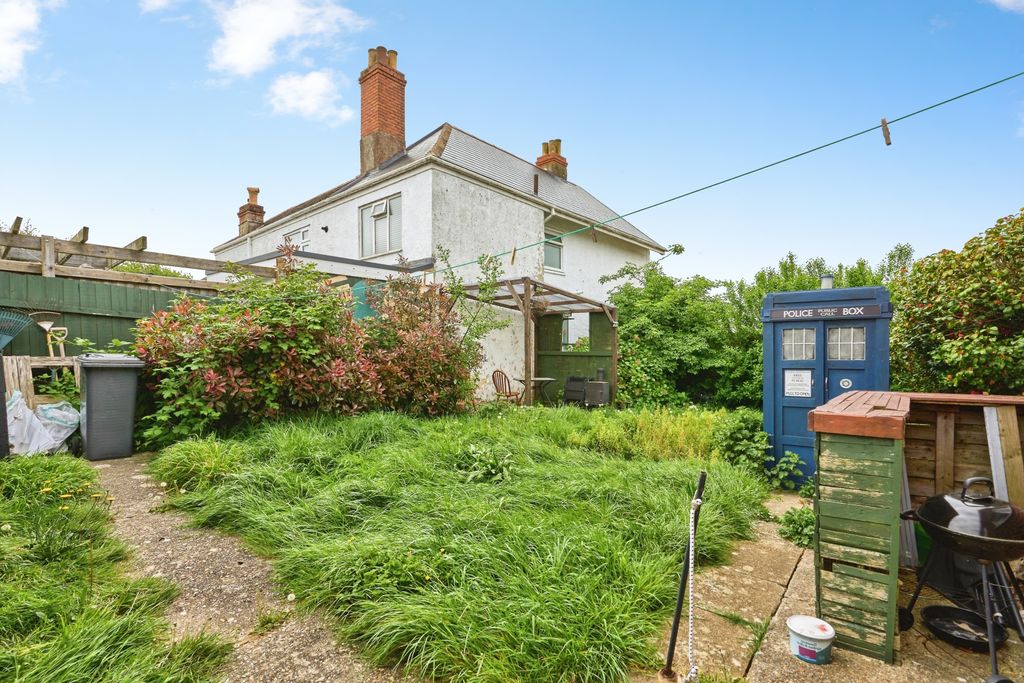 Property photo 2 of 17