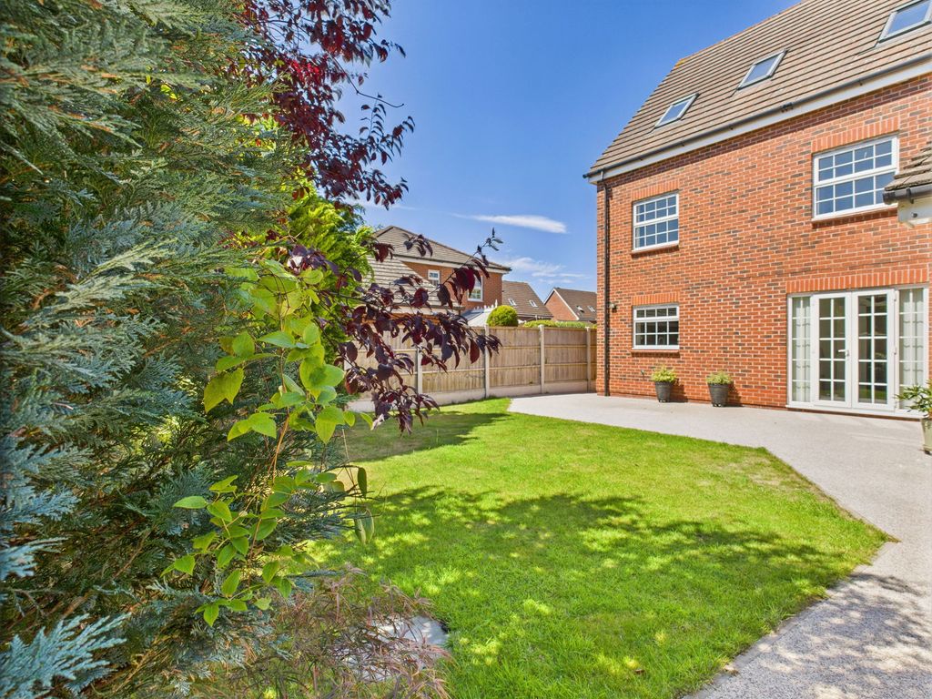 Property photo 3 of 28