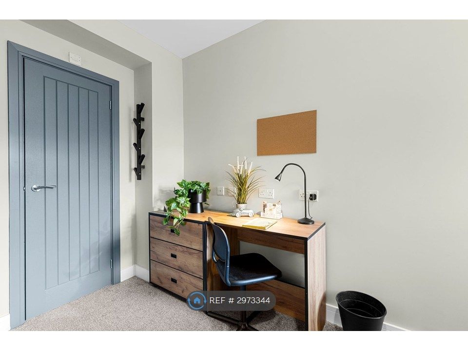 Property photo 3 of 15 All Rooms: Desk W Chair, Noticeboard