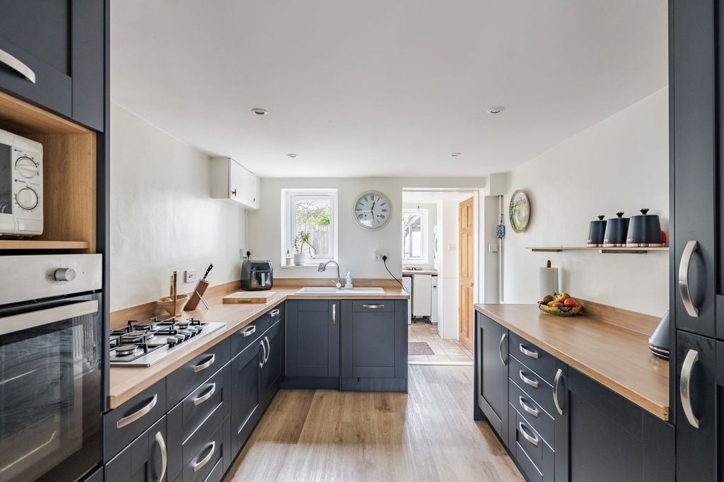 Property photo 2 of 26