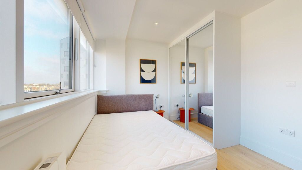 Property photo 3 of 15 Bedroom