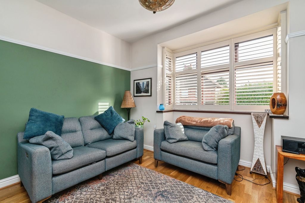 Property photo 3 of 22 Pbox-Img.Jpg