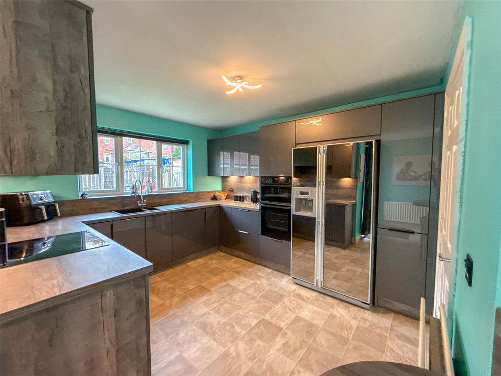 Property photo 3 of 34 Breakfasting Kitchen