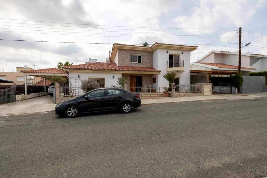 Property photo 1 of 30