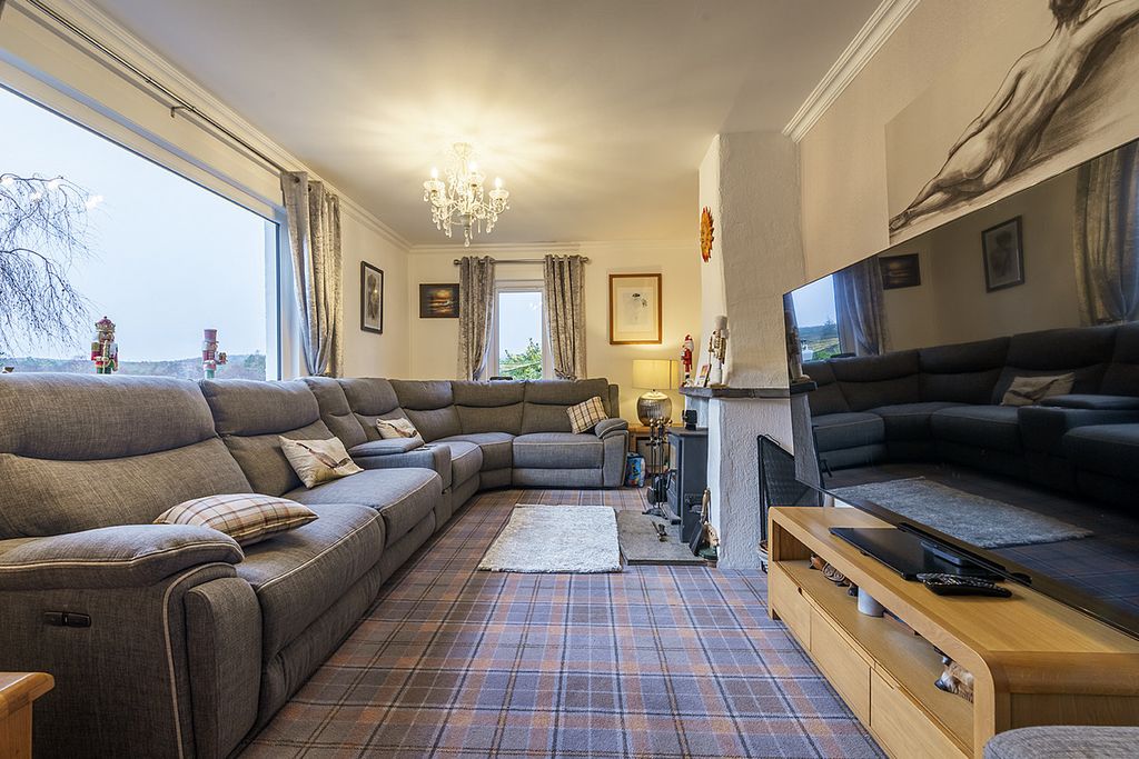Property photo 3 of 40