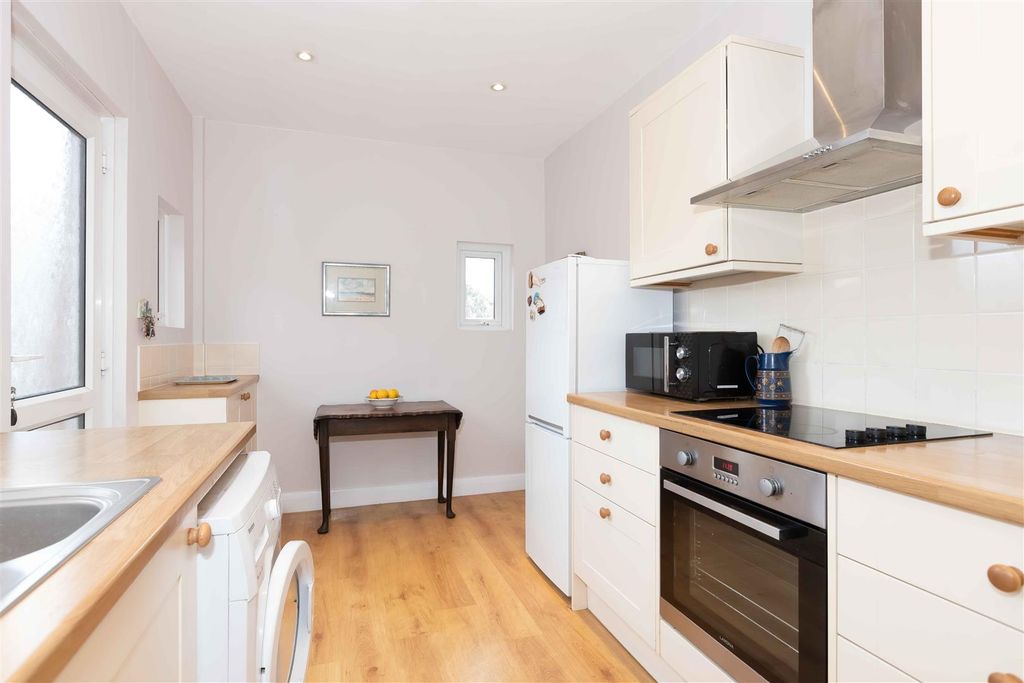 Property photo 3 of 14 Wiston-9.Jpg