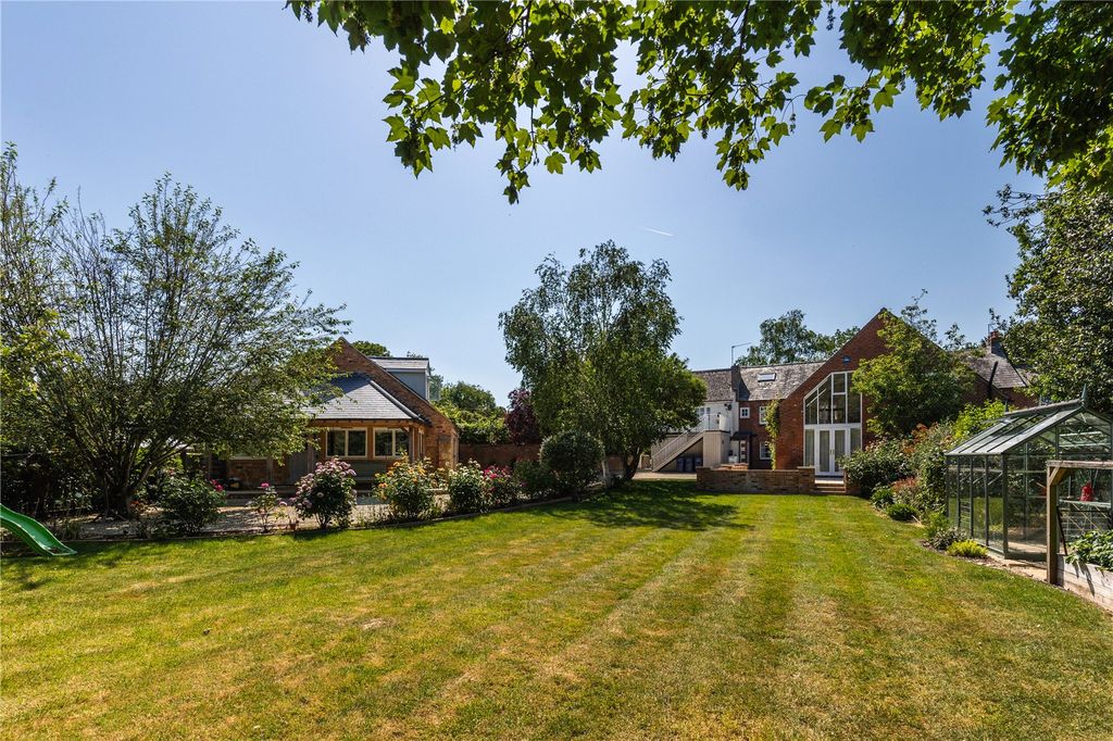 Property photo 3 of 33 Picture No. 41
