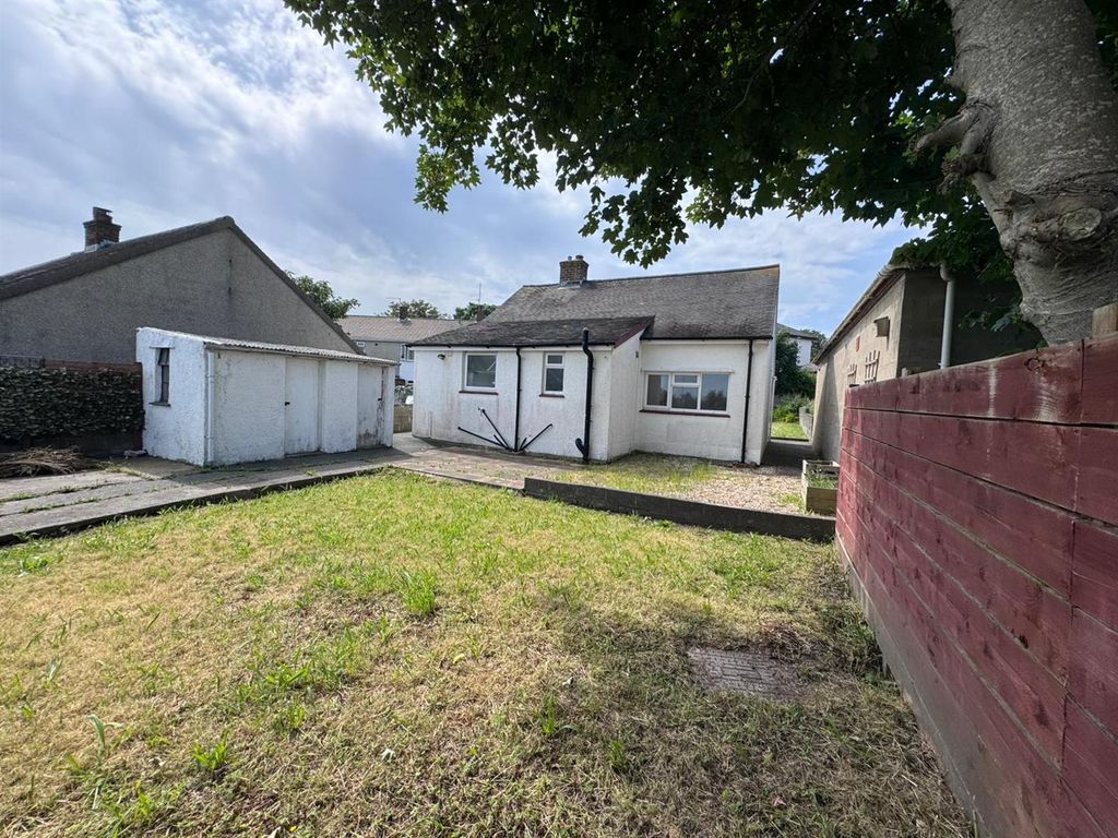 Property photo 2 of 11