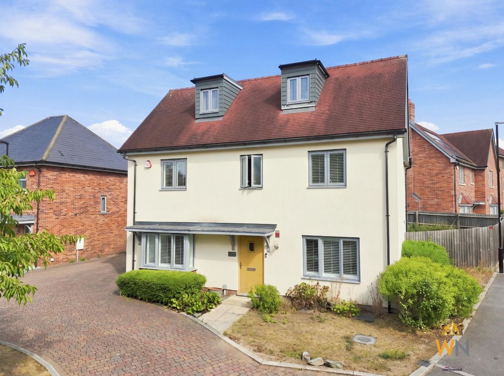 Property photo 1 of 32