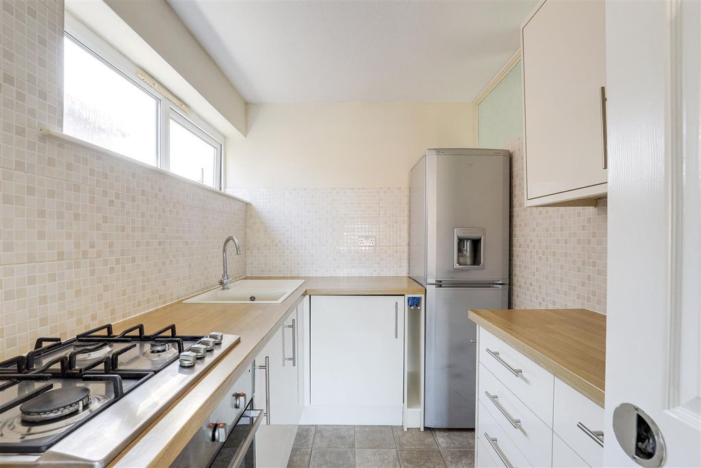 Property photo 2 of 10 33389.Jpg