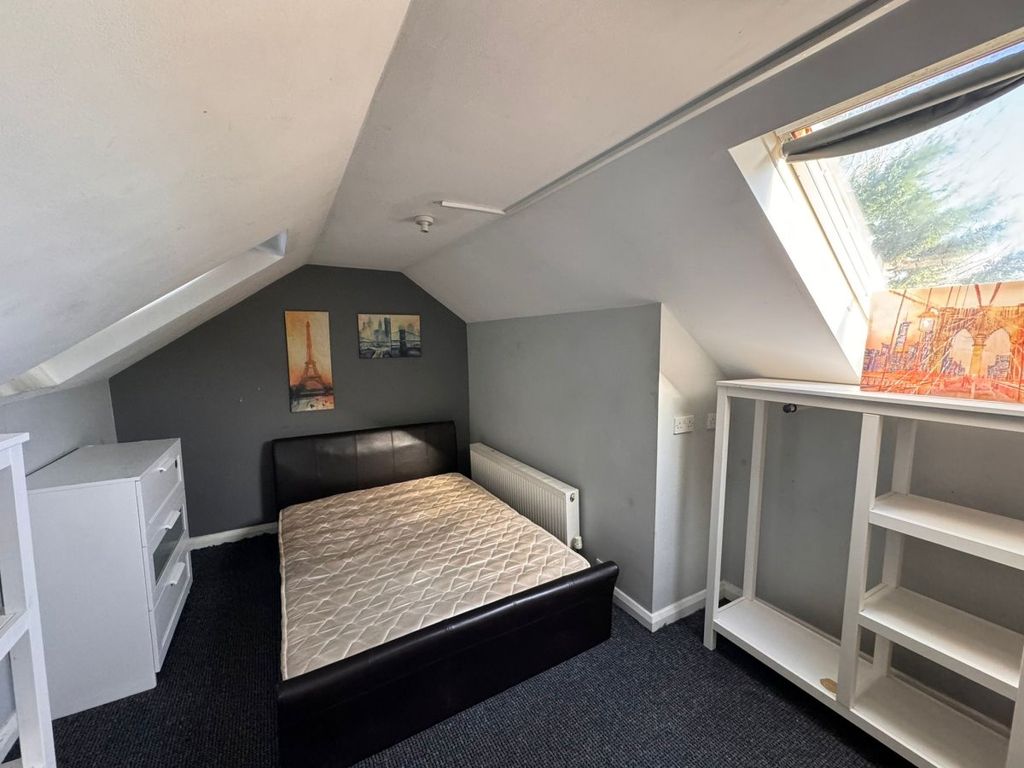 Property photo 1 of 4