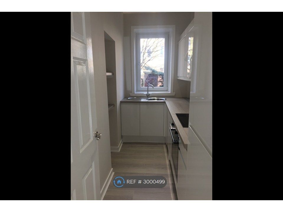 Property photo 2 of 7 Kitchen