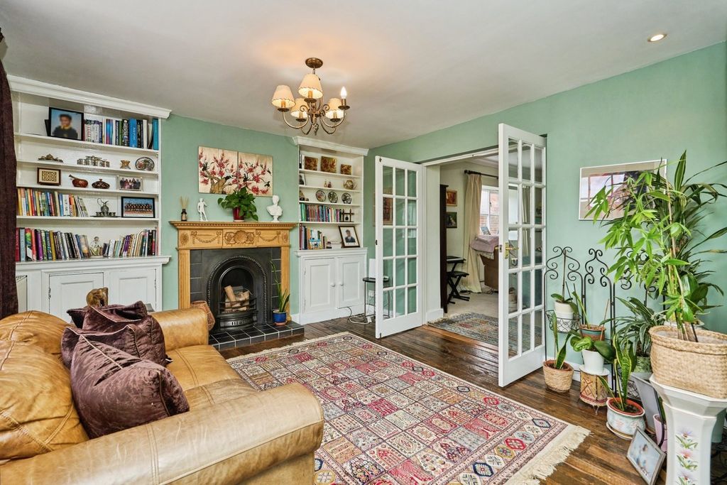 Property photo 2 of 20