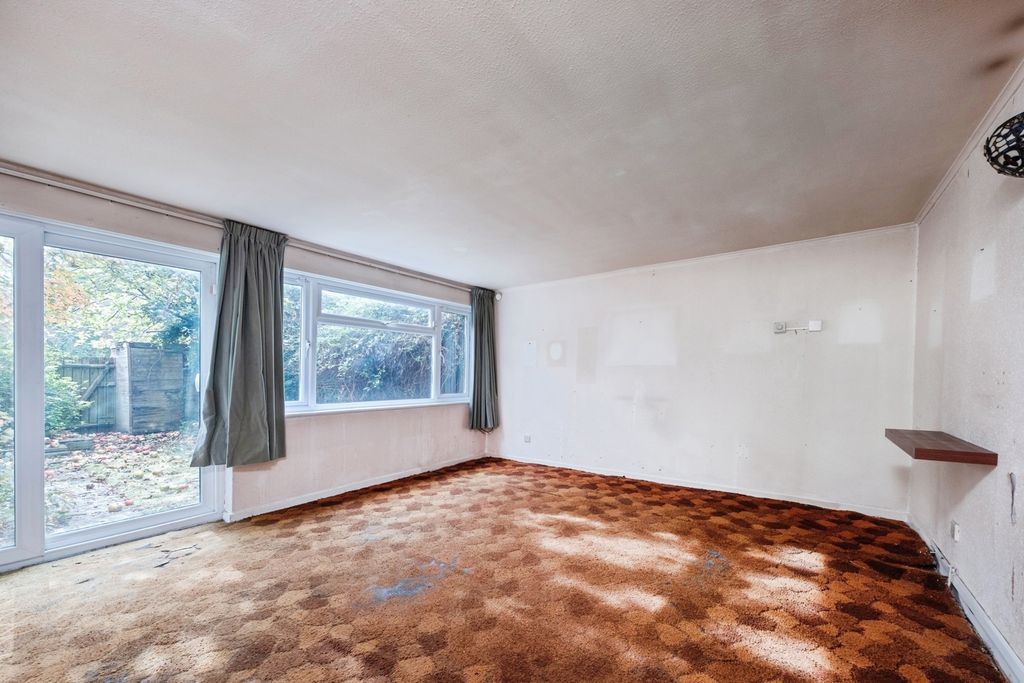 Property photo 2 of 17 Photo