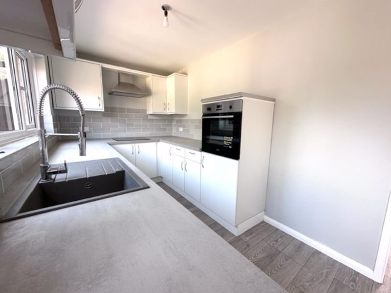 Property photo 3 of 12 Kitchen