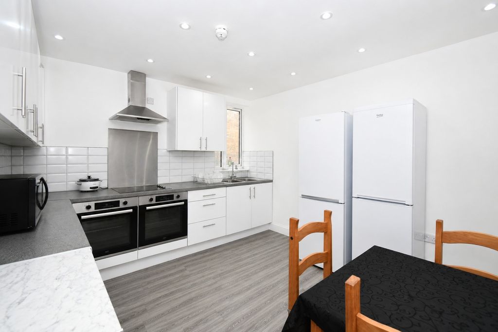 Property photo 2 of 6 2729272