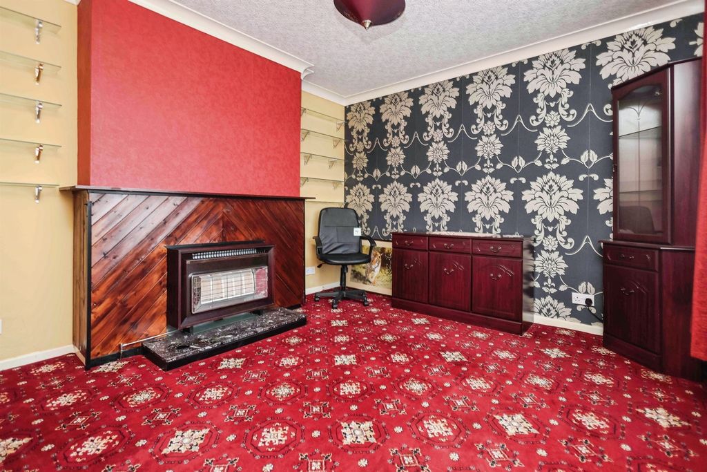 Property photo 3 of 21