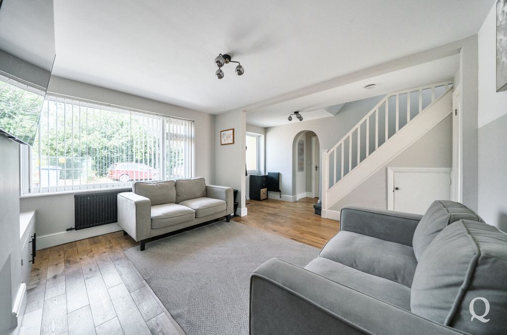 Property photo 3 of 27 F75Fe2F5-E705-497...