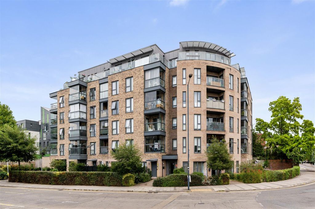 Property photo 1 of 14 Daniels_1 Canaletto Court, Neasden Lane, Nw10 2Ts_