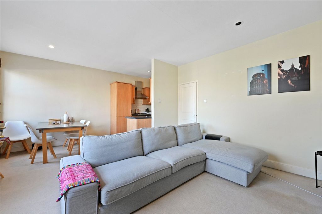 Property photo 3 of 8 Picture No. 09