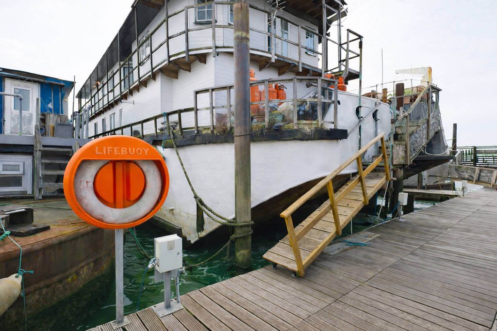 Property photo 2 of 23