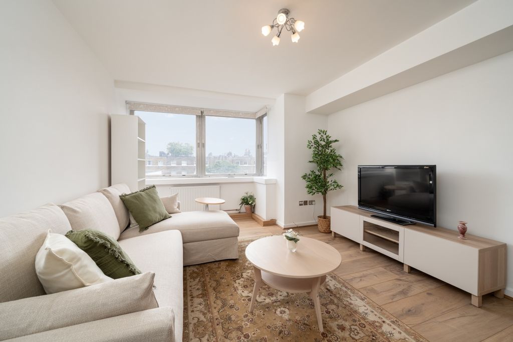 Property photo 1 of 15 Porchester Place ...