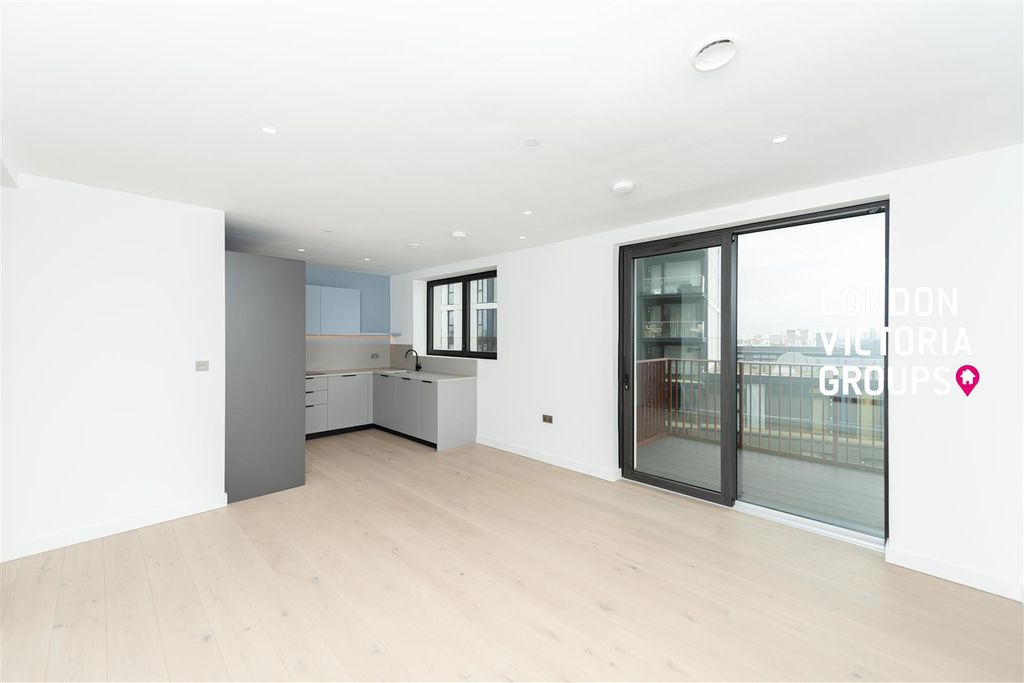 Property photo 2 of 15 1-7273.Jpg