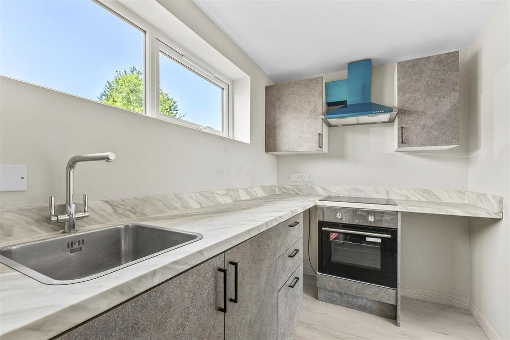 Property photo 2 of 5 Kitchen