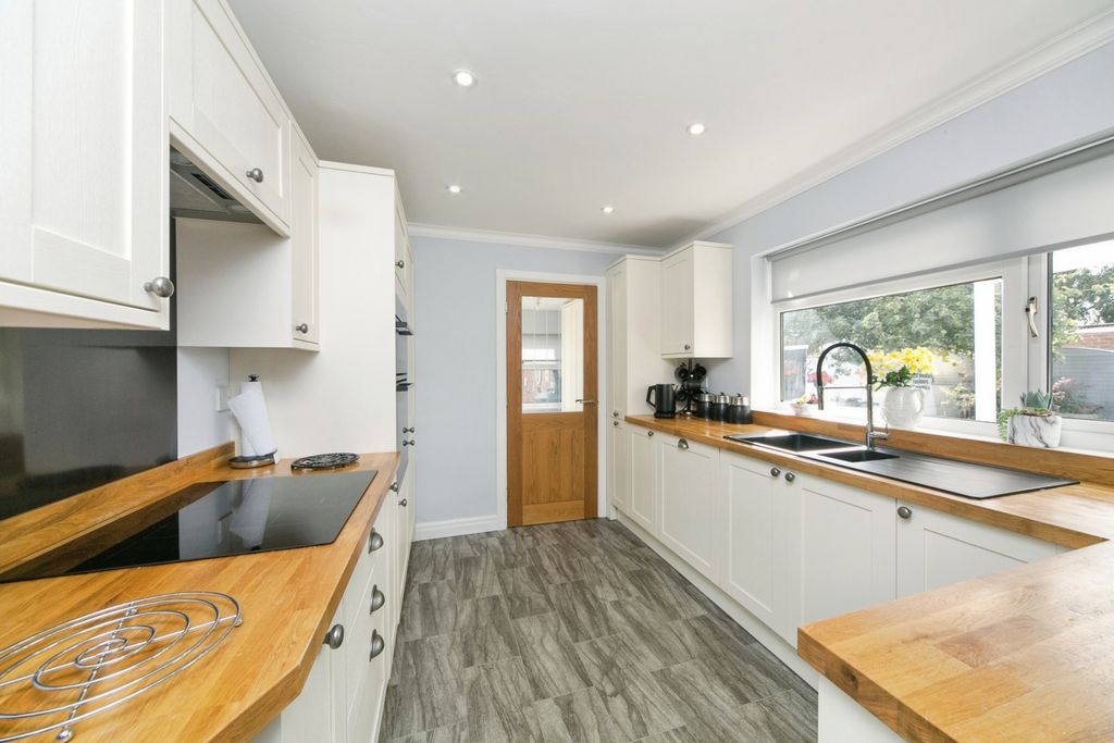 Property photo 3 of 21 Pbox-Img.Jpg