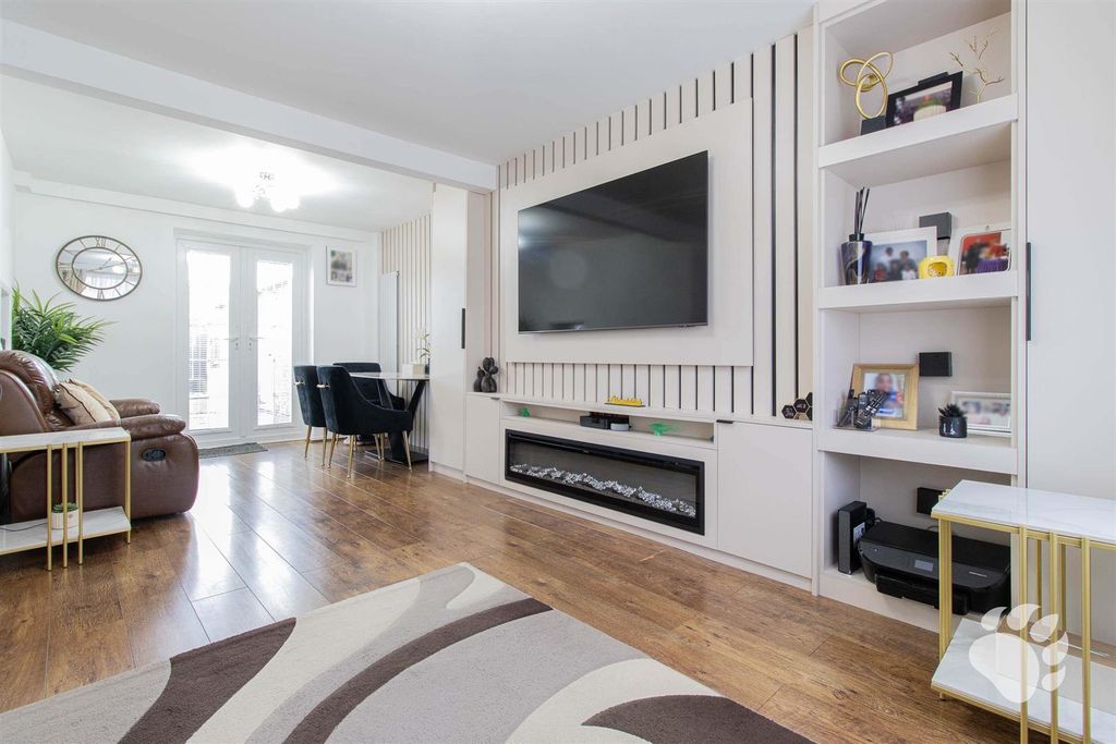 Property photo 2 of 20 Lounge/Diner