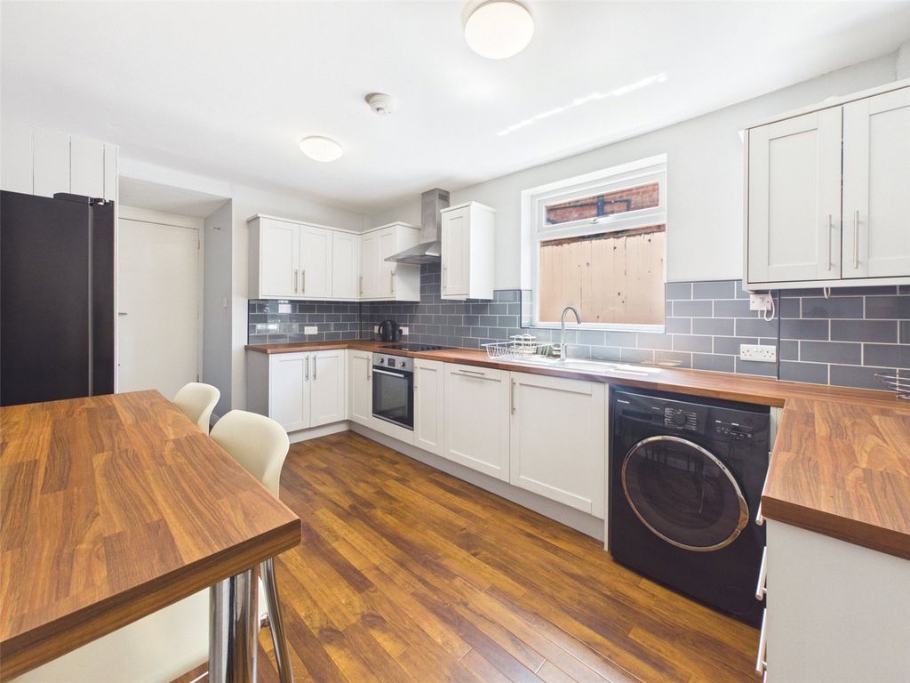 Property photo 3 of 12 Picture No. 04